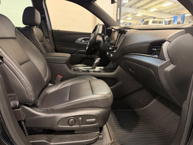 Used 2023 Chevrolet Traverse LT w/ LT Premium Package AWD/4WD image 28
