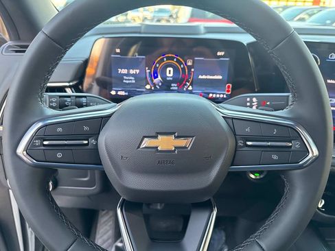 New 2025 Chevrolet Suburban LS image 17