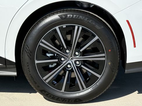 New 2026 Lexus ES 350e FWD image 15