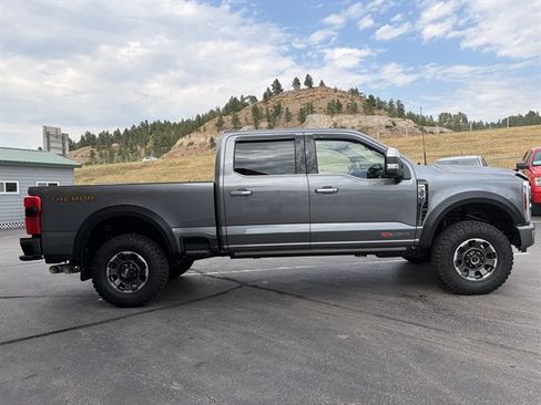 Used 2024 Ford F350 Platinum w/ Tremor Off-Road Package AWD/4WD image 6