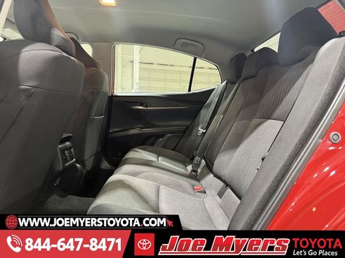 Used 2025 Toyota Camry LE image 28