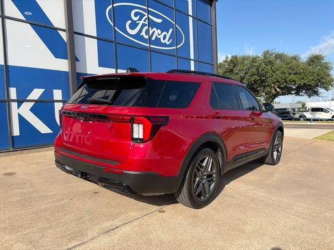 Used 2025 Ford Explorer ST-Line w/ Premium Package RWD image 7