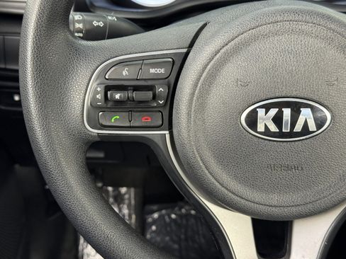 Used 2019 Kia Niro LX image 19