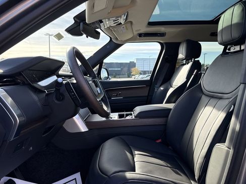 New 2025 Land Rover Range Rover SE AWD/4WD image 3