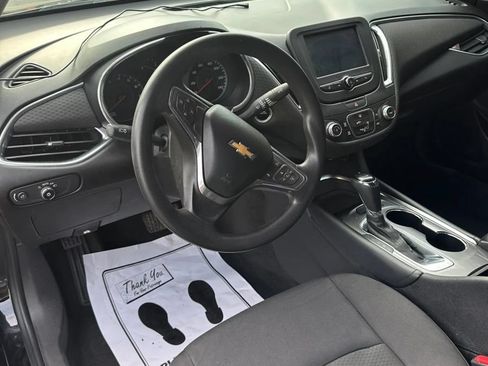 Used 2016 Chevrolet Malibu LT FWD image 10