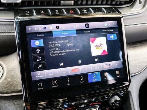 Used 2023 Jeep Grand Cherokee Overland w/ Luxury Tech Group IV image 39