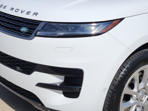 Certified 2024 Land Rover Range Rover Sport SE image 9