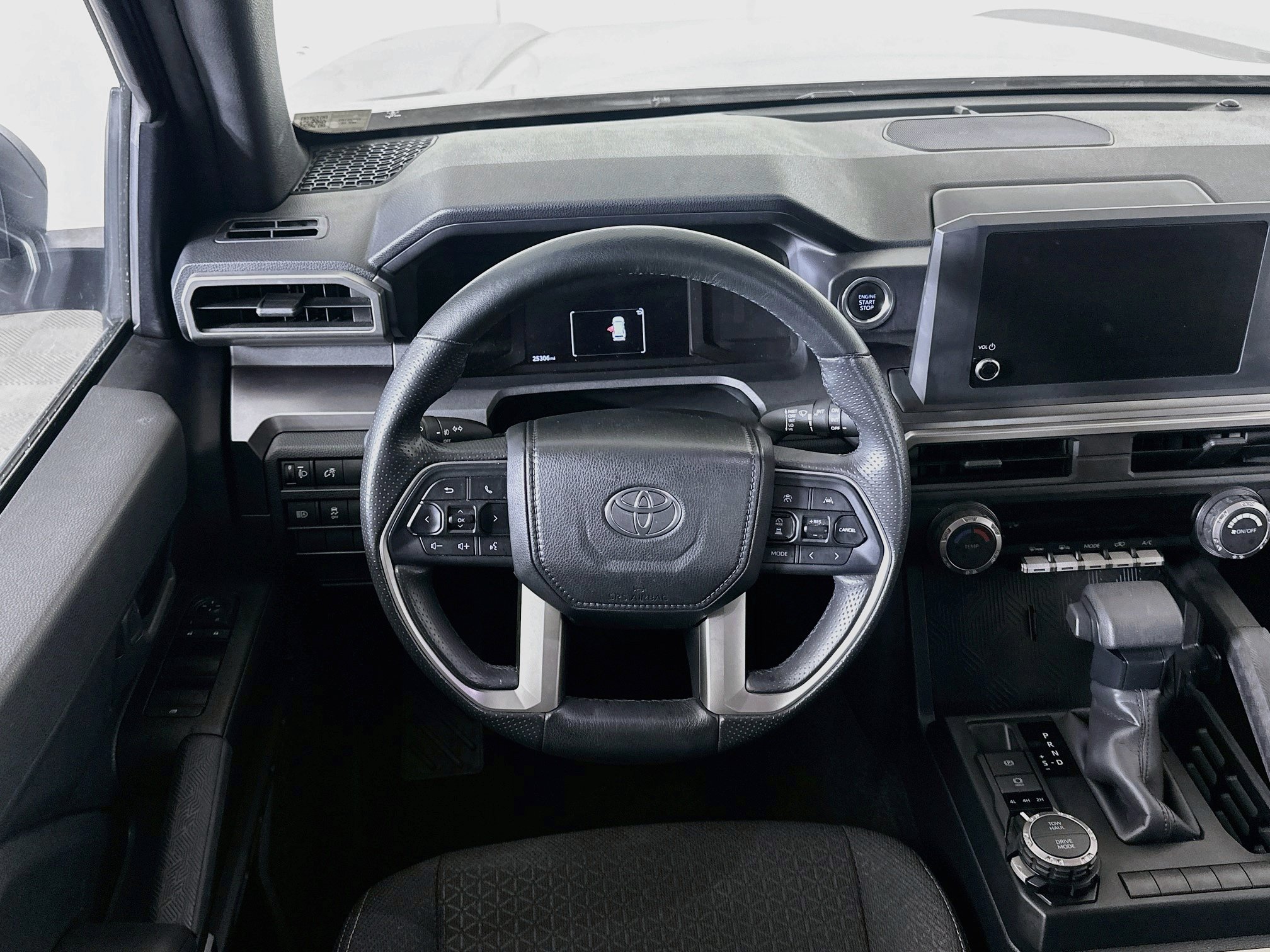 Used 2025 Toyota 4Runner SR5 AWD/4WD image 18