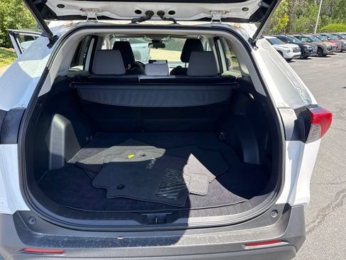 Used 2022 Toyota RAV4 XLE w/ Convenience Package AWD/4WD image 17