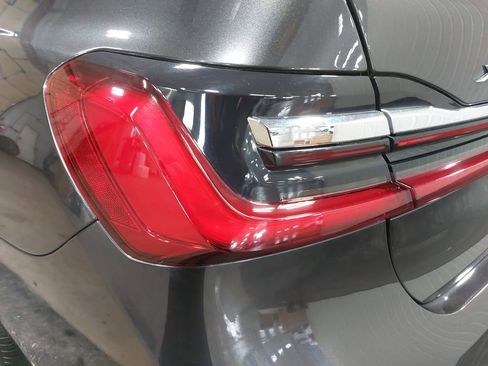 Used 2020 BMW 750i xDrive image 32