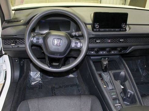 Used 2024 Honda Accord EX image 10