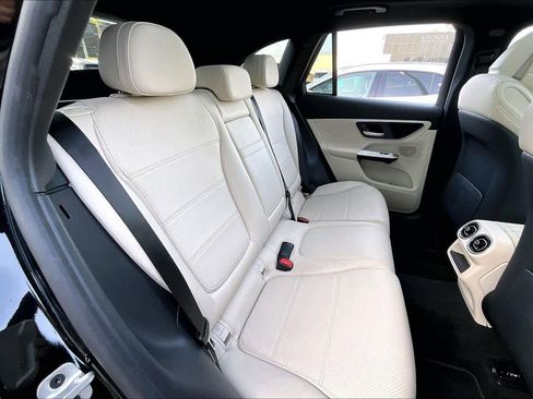 Used 2024 Mercedes-Benz GLC 300 GLC 300 image 19