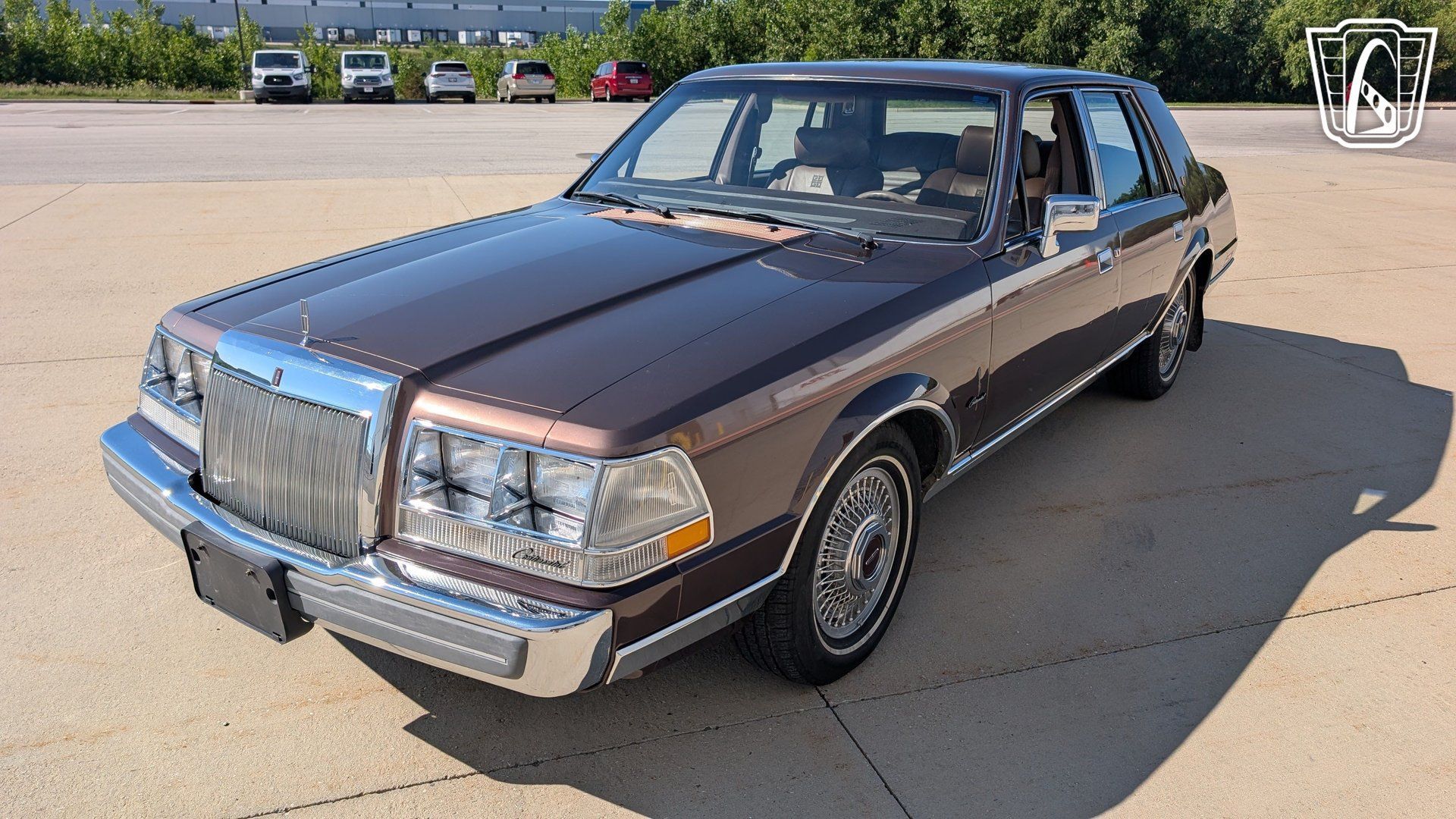 Used 1987 Lincoln Continental Signature RWD image 2
