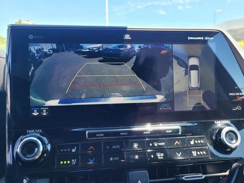 Used 2021 Toyota Highlander Platinum AWD/4WD image 12