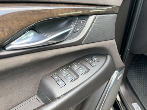 Used 2015 Cadillac Escalade Platinum AWD/4WD image 16