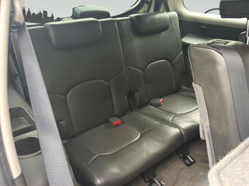 Used 2011 Nissan Pathfinder Silver AWD/4WD image 28