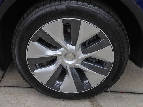 Used 2023 Tesla Model Y Long Range AWD/4WD image 11