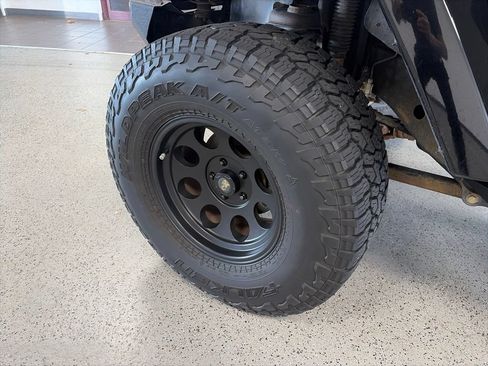Used 2013 Jeep Wrangler Unlimited Sahara w/ Dual Top Group AWD/4WD image 5