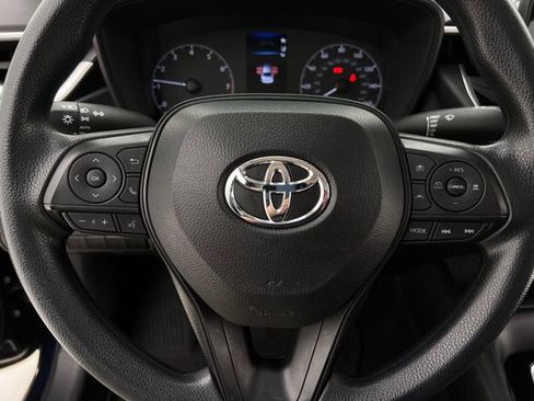 Used 2025 Toyota Corolla LE FWD image 16