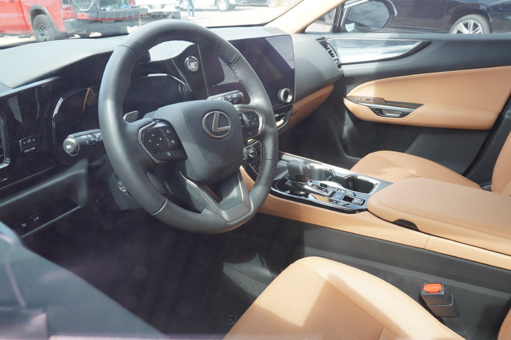 Used 2024 Lexus NX 350 AWD w/ Vision Package image 10