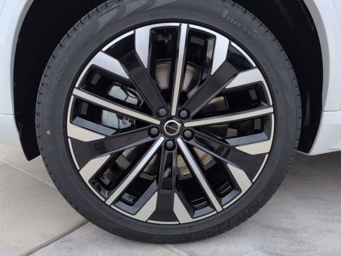 New 2026 Volvo XC90 T8 Plus w/ Protection Package Premier image 12