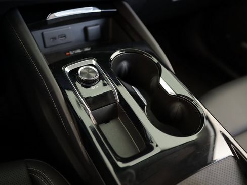 Used 2025 Buick Envision Preferred image 23