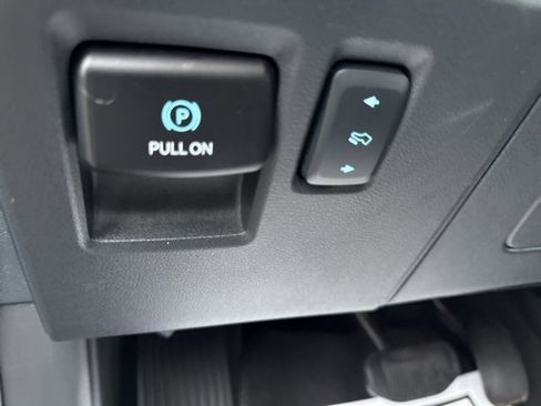 Used 2024 Ford Expedition XLT image 34