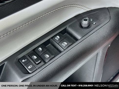 Used 2024 Jeep Compass Limited AWD/4WD image 17