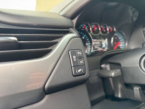 Used 2019 Chevrolet Suburban LT image 23