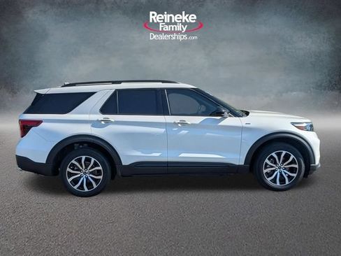 Used 2023 Ford Explorer ST-Line w/ Class IV Trailer Tow Package AWD/4WD image 4