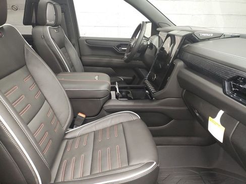 New 2026 GMC Yukon XL AT4 Ultimate AWD/4WD image 7