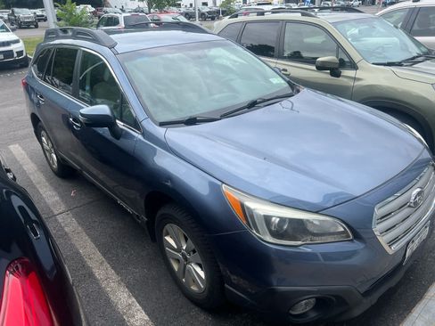 Used 2016 Subaru Outback 2.5i Premium AWD/4WD image 2