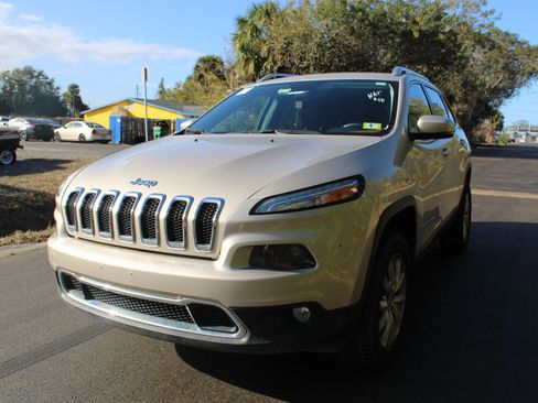 Used 2014 Jeep Cherokee Limited w/ Luxury Group image 13
