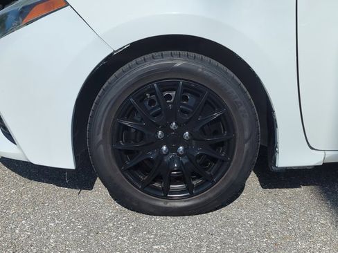 Used 2016 Toyota Corolla LE image 9