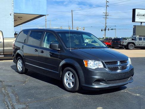 Used 2012 Dodge Grand Caravan SXT FWD image 1
