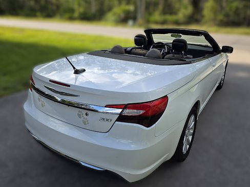 Used 2012 Chrysler 200 Touring image 10