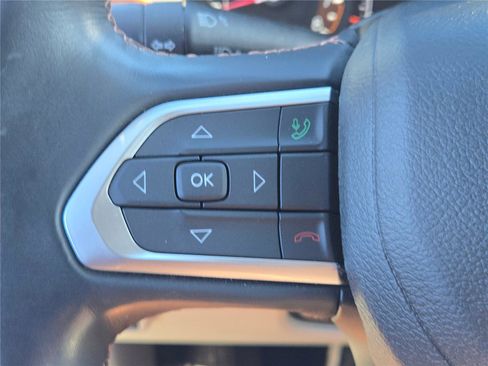 Certified 2022 Jeep Compass Limited image 31