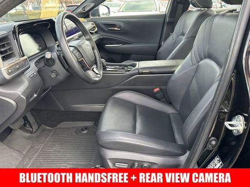 Used 2025 Toyota Crown Platinum image 3