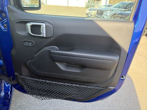 Used 2018 Jeep Wrangler Sport image 7