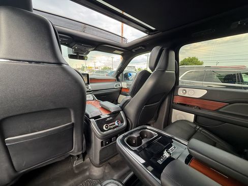 Used 2020 Lincoln Navigator Reserve w/ Luxury Package AWD/4WD image 20