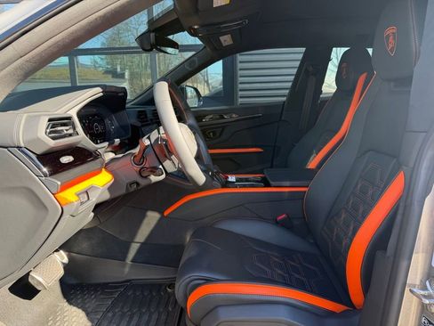 Used 2025 Lamborghini Urus SE image 5