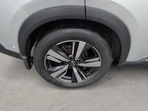 Used 2023 Nissan Rogue SL w/ SL Premium Package image 9