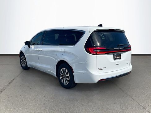New 2025 Chrysler Pacifica Select image 6