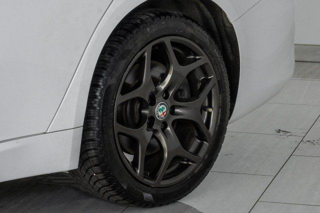 Used 2021 Alfa Romeo Giulia Ti AWD/4WD image 62