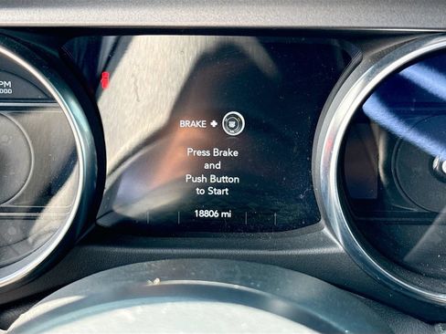 Used 2023 Jeep Wrangler Unlimited w/ Sun & Screen Package AWD/4WD image 13
