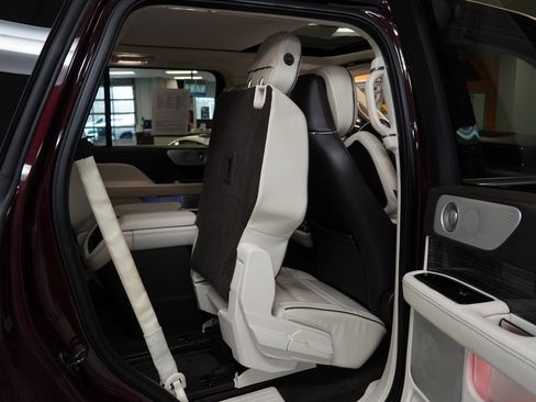 Used 2018 Lincoln Navigator Black Label image 36