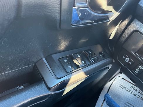 Used 2016 Toyota Tacoma TRD Sport image 23