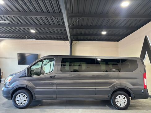 Used 2017 Ford Transit 350 XLT RWD image 5