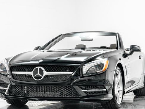 Used 2016 Mercedes-Benz SL 550 image 5