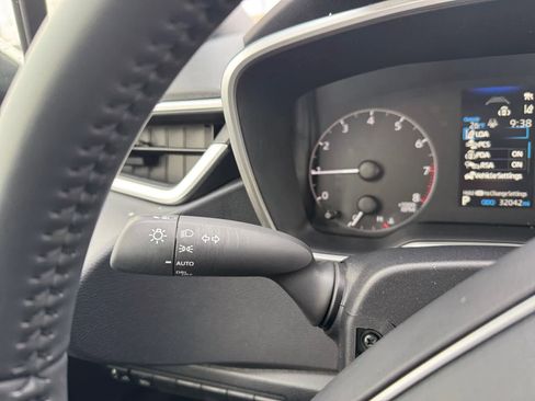 Certified 2023 Toyota Corolla SE image 17